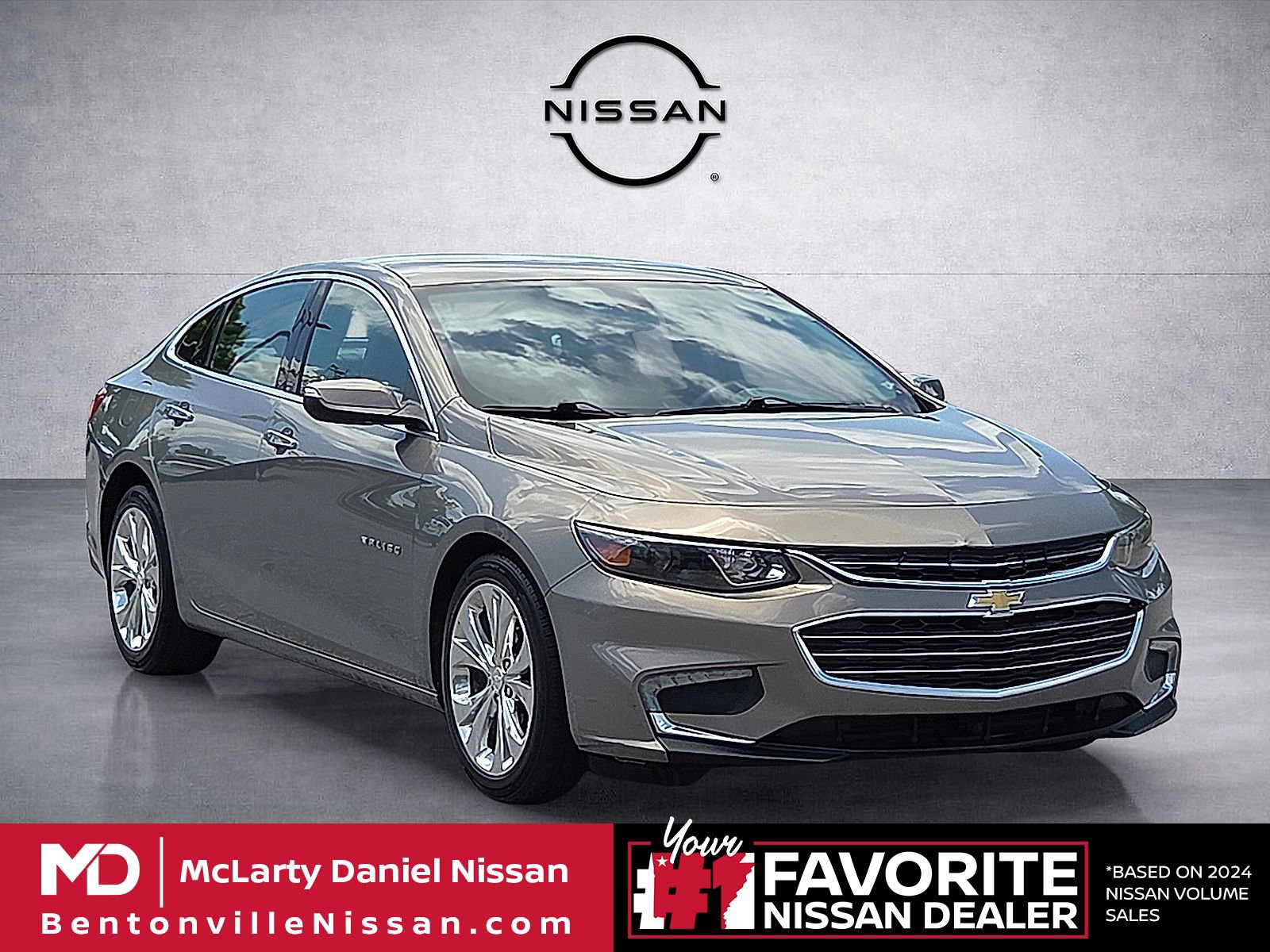 Used 2017 Chevrolet Malibu Premier FWD image 1