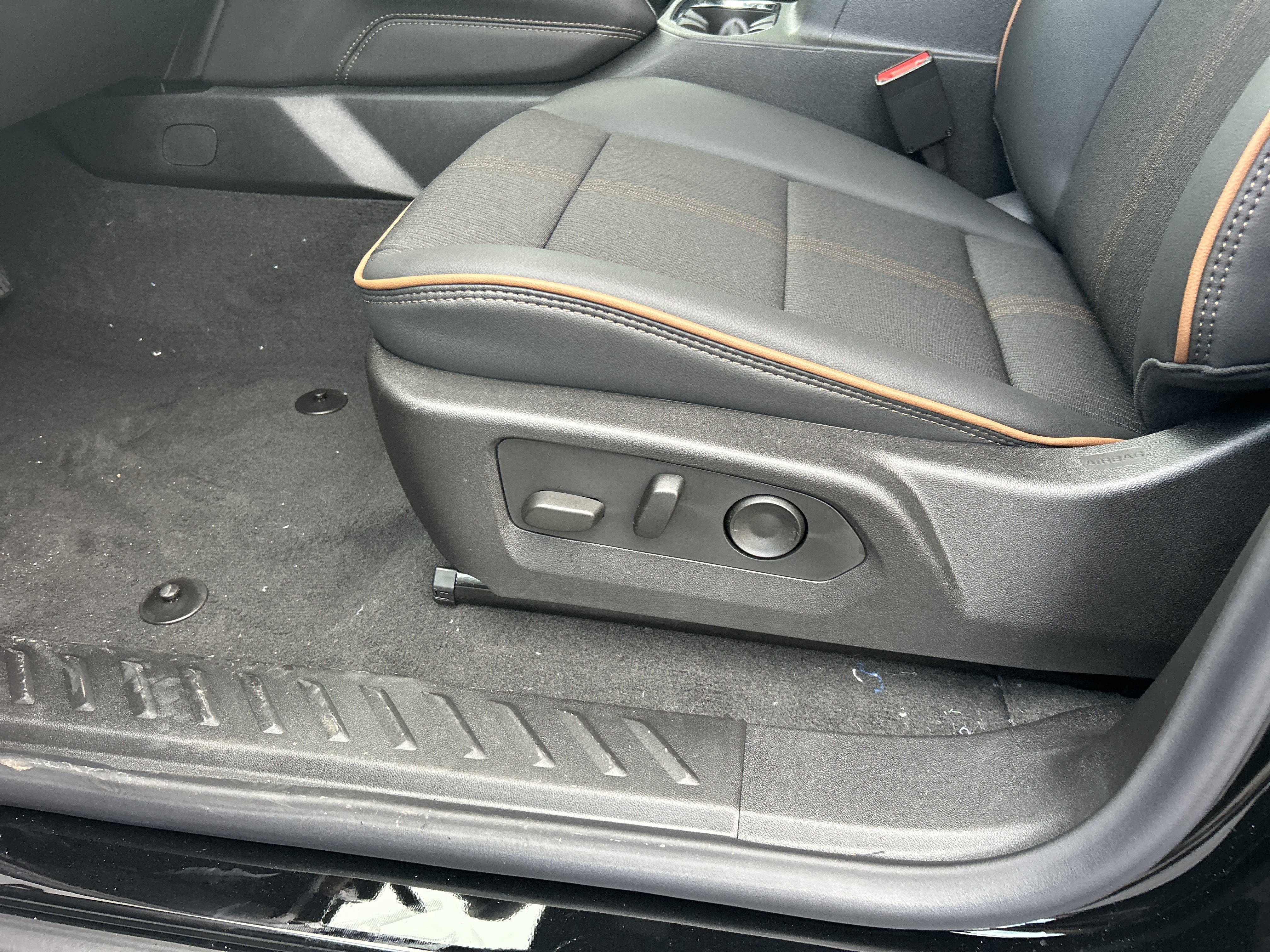 New 2026 GMC Canyon AT4 w/ Nightfall Essentials Package AWD/4WD image 17