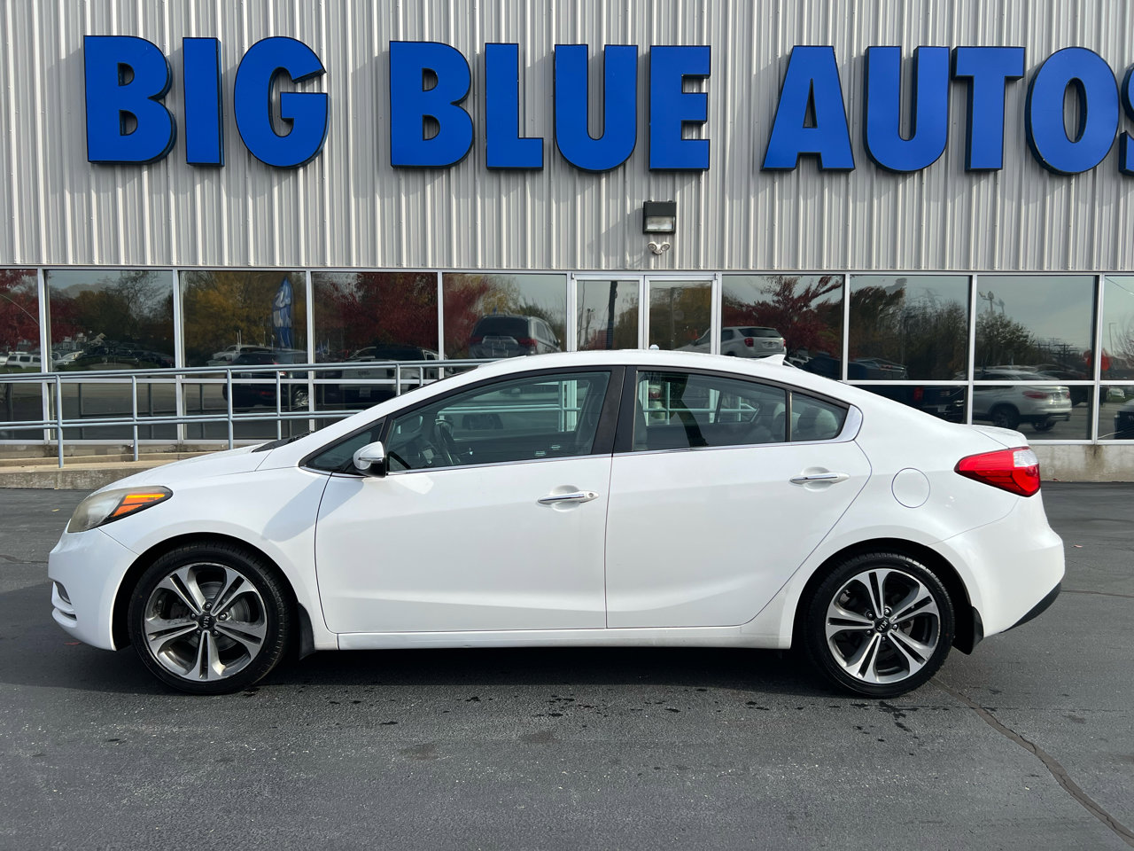Used 2016 Kia Forte EX w/ EX Premium Package image 2