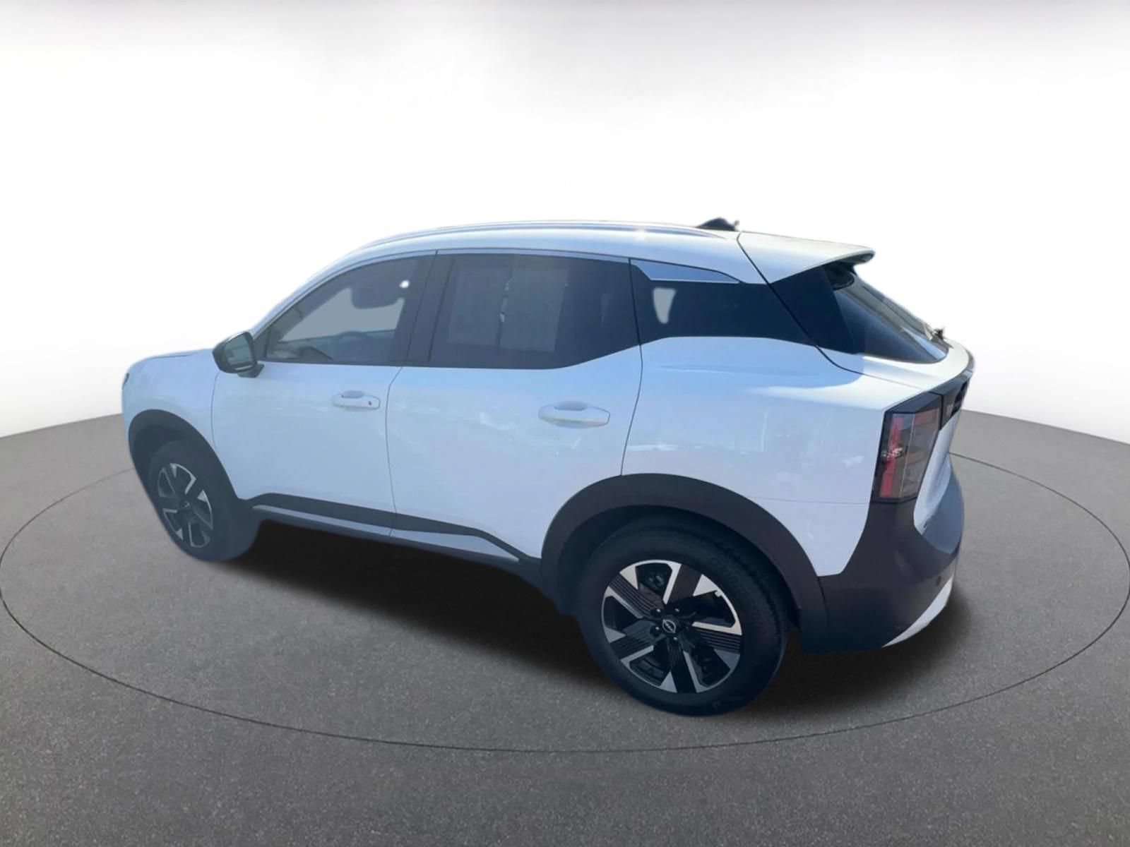 Used 2026 Nissan Kicks SV w/ Cold Weather Package AWD/4WD image 10