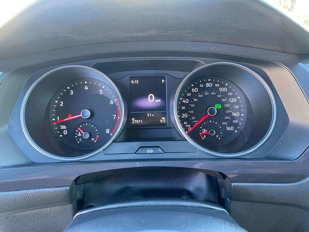 Used 2020 Volkswagen Tiguan SE R-Line image 18