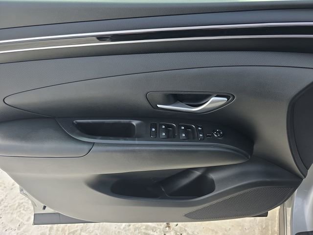 Used 2023 Hyundai Tucson SE image 13