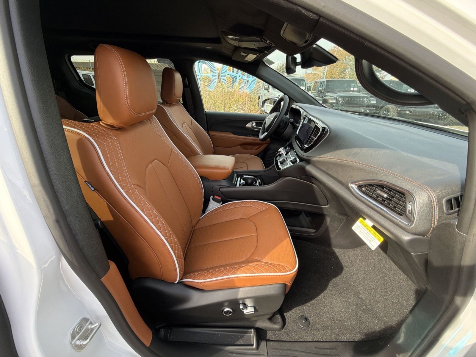 New 2026 Chrysler Pacifica Pinnacle FWD image 28