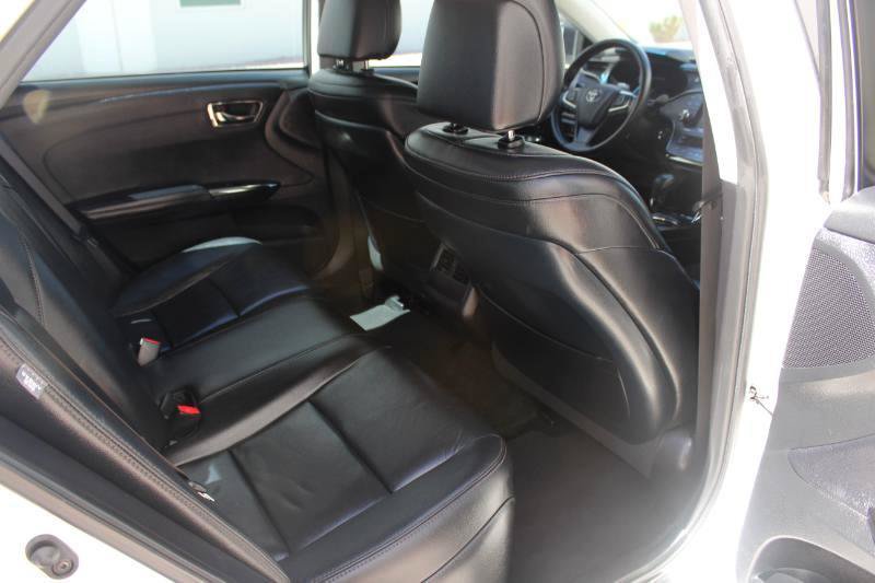 Used 2018 Toyota Avalon Touring w/ Carpet Mat Package FWD image 16