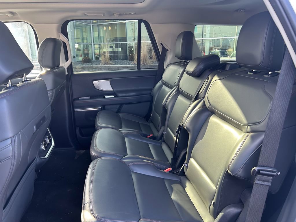 Certified 2025 Ford Expedition Active image 13