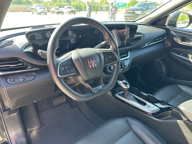 Used 2025 Buick Envista Sport Touring image 11