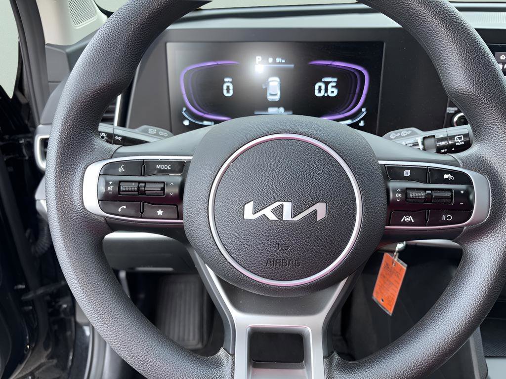 Used 2025 Kia Sportage LX FWD image 13