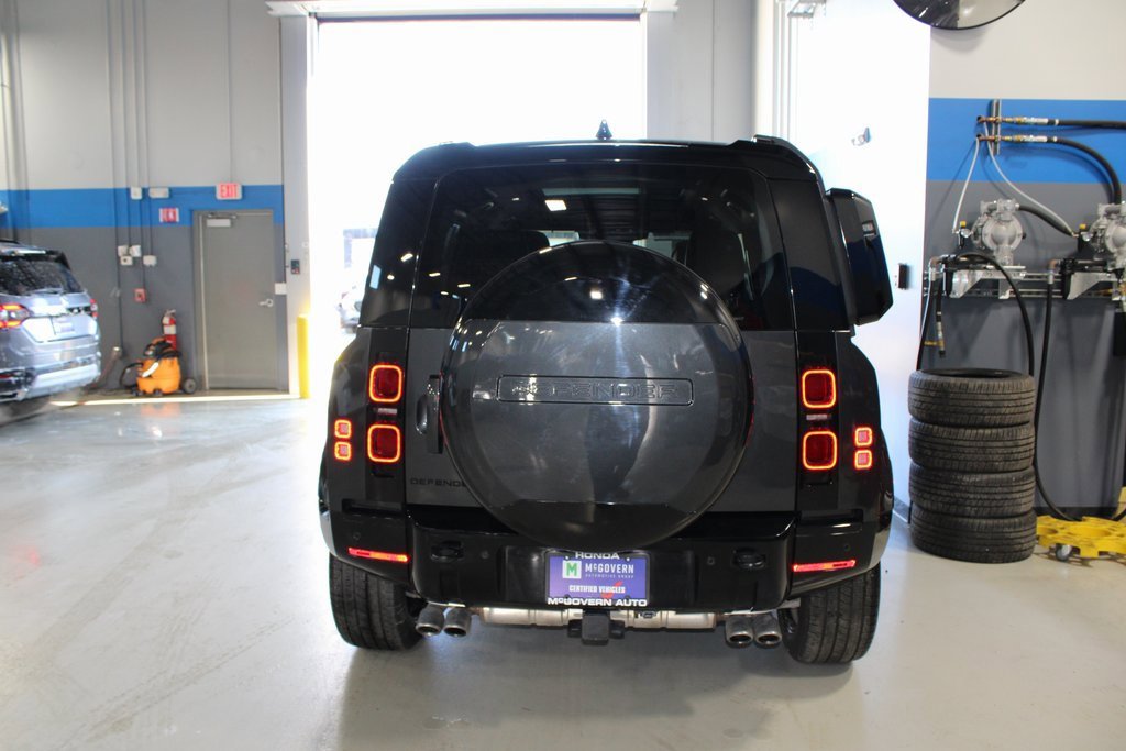 Used 2025 Land Rover Defender 110 X-Dynamic SE image 43