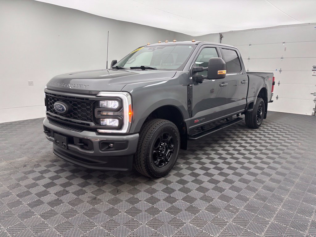 Used 2023 Ford F250 XLT w/ XLT Premium Package AWD/4WD image 2