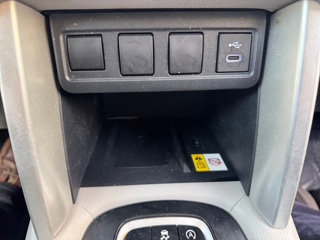 Used 2023 Toyota Corolla Cross LE AWD/4WD image 23