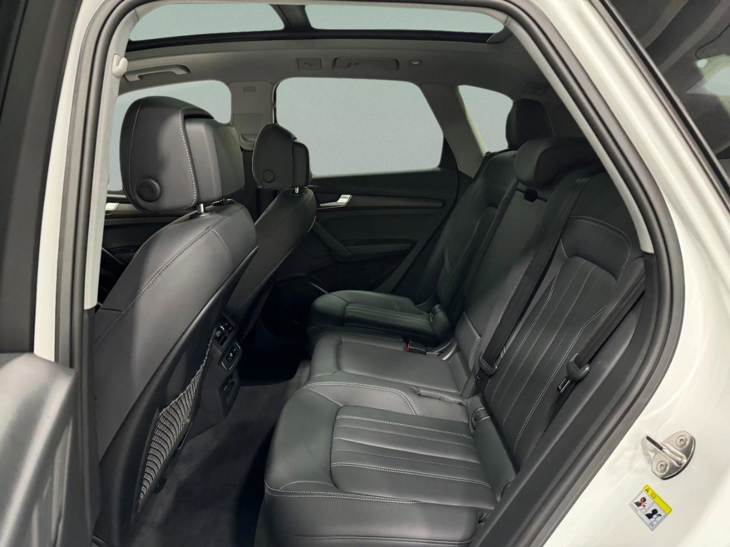 Certified 2025 Audi Q5 2.0T Premium w/ Convenience Plus Package image 9