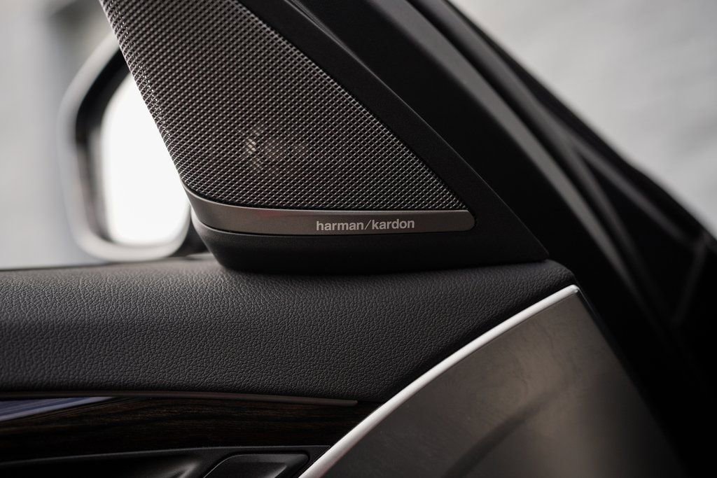 Used 2023 BMW 530e w/ M Sport Package image 37