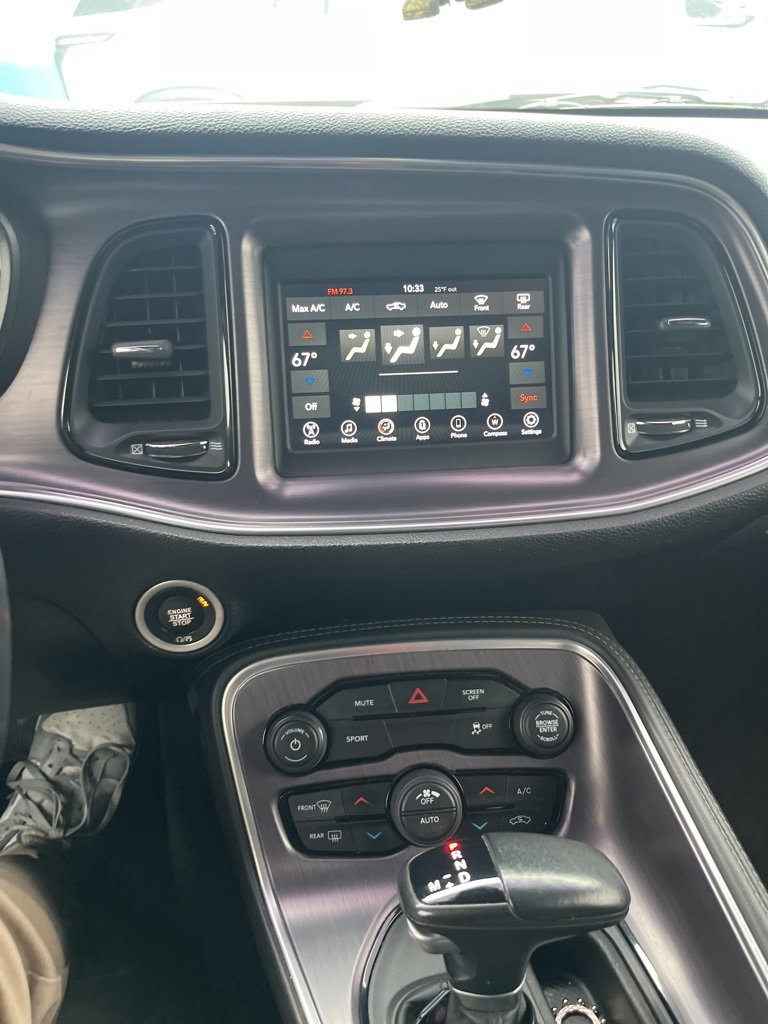 Used 2018 Dodge Challenger SXT image 8