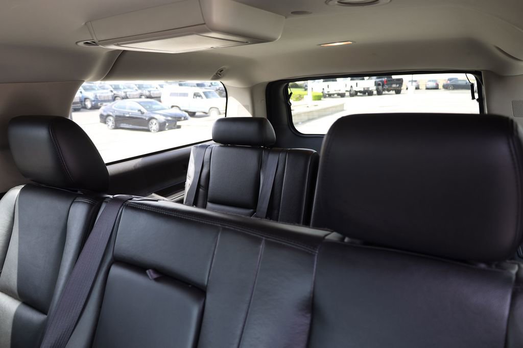 Used 2011 Chevrolet Suburban LTZ AWD/4WD image 23