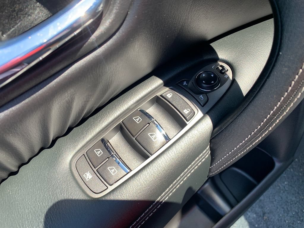 Used 2020 Nissan Armada SL w/ Premium Package AWD/4WD image 18