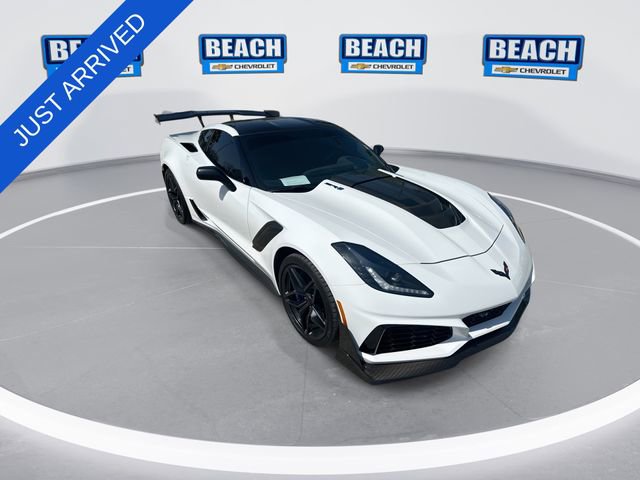 Used 2019 Chevrolet Corvette ZR1 RWD image 2