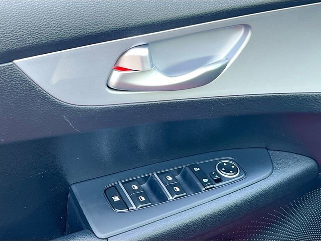 Used 2024 Kia Forte LXS w/ LXS Technology Package FWD image 16