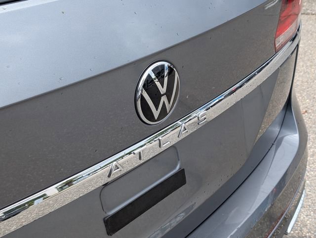 Used 2021 Volkswagen Atlas SEL R-Line FWD image 18