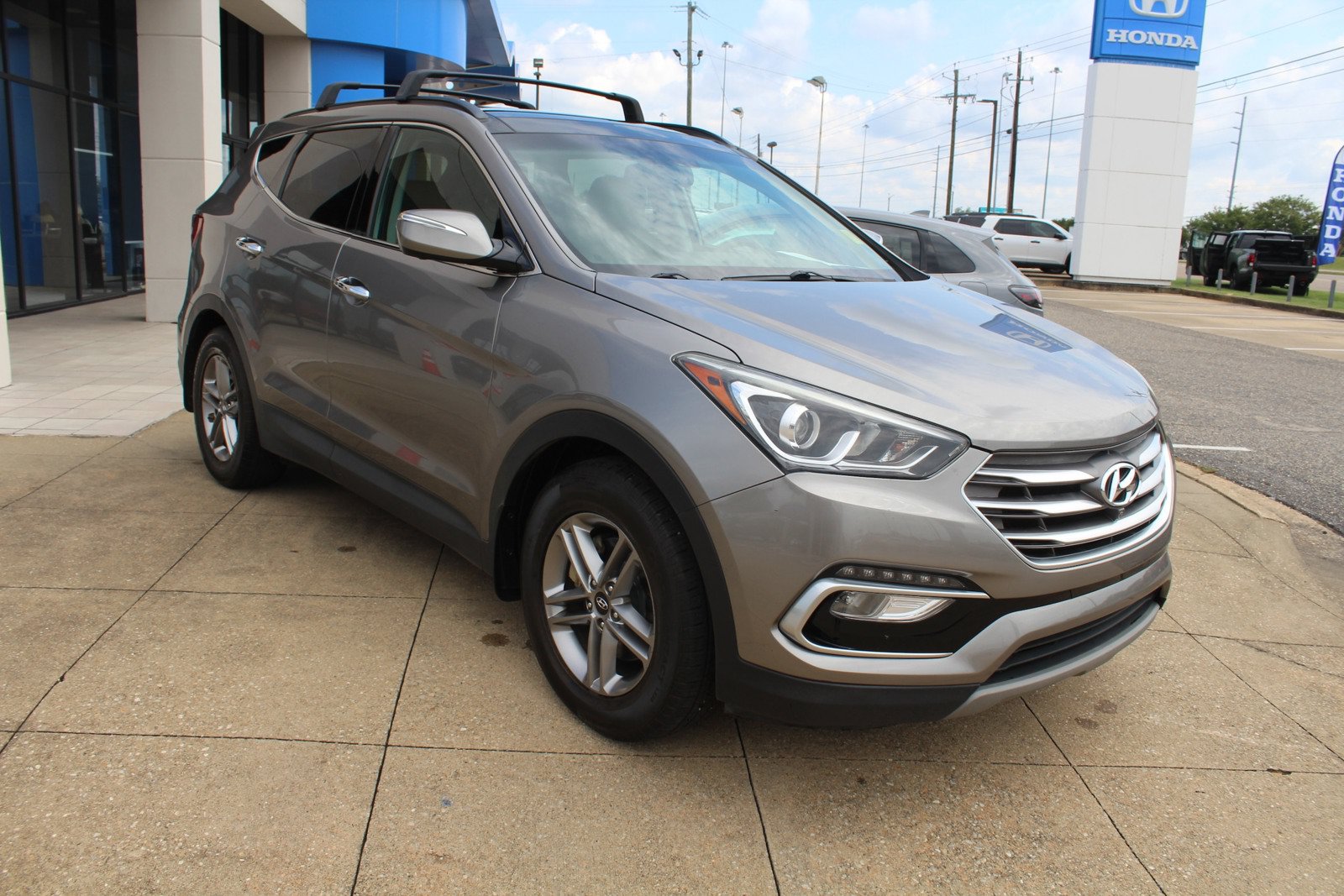 Used 2018 Hyundai Santa Fe Sport w/ 2.4L Tech Package 04 FWD image 1