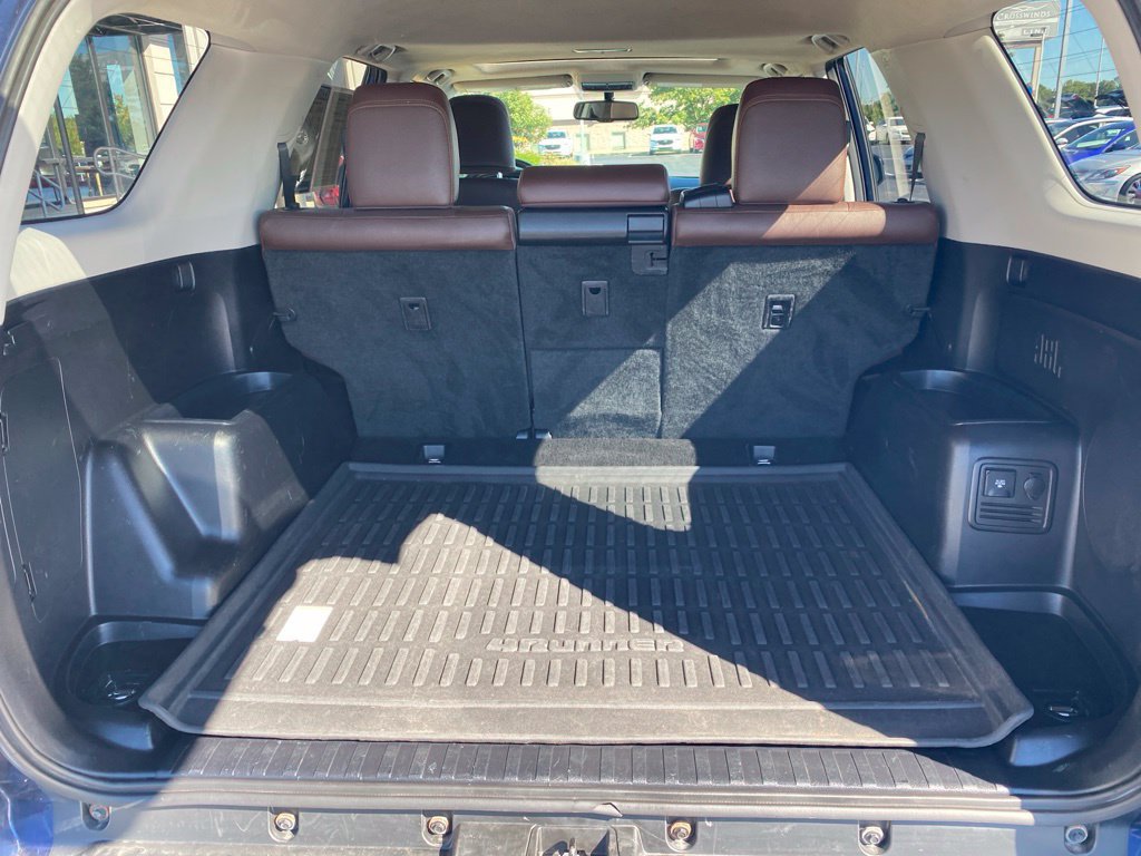 Used 2017 Toyota 4Runner Limited AWD/4WD image 6