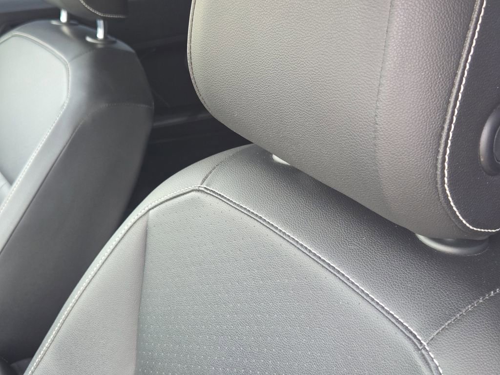 Used 2022 Volkswagen Tiguan SE FWD image 16
