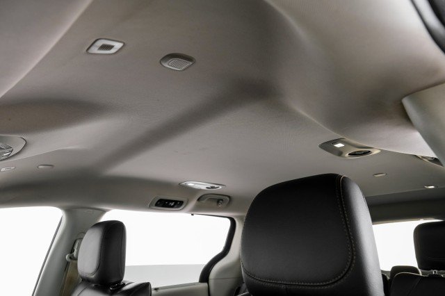 Used 2019 Chrysler Pacifica Touring-L FWD image 27
