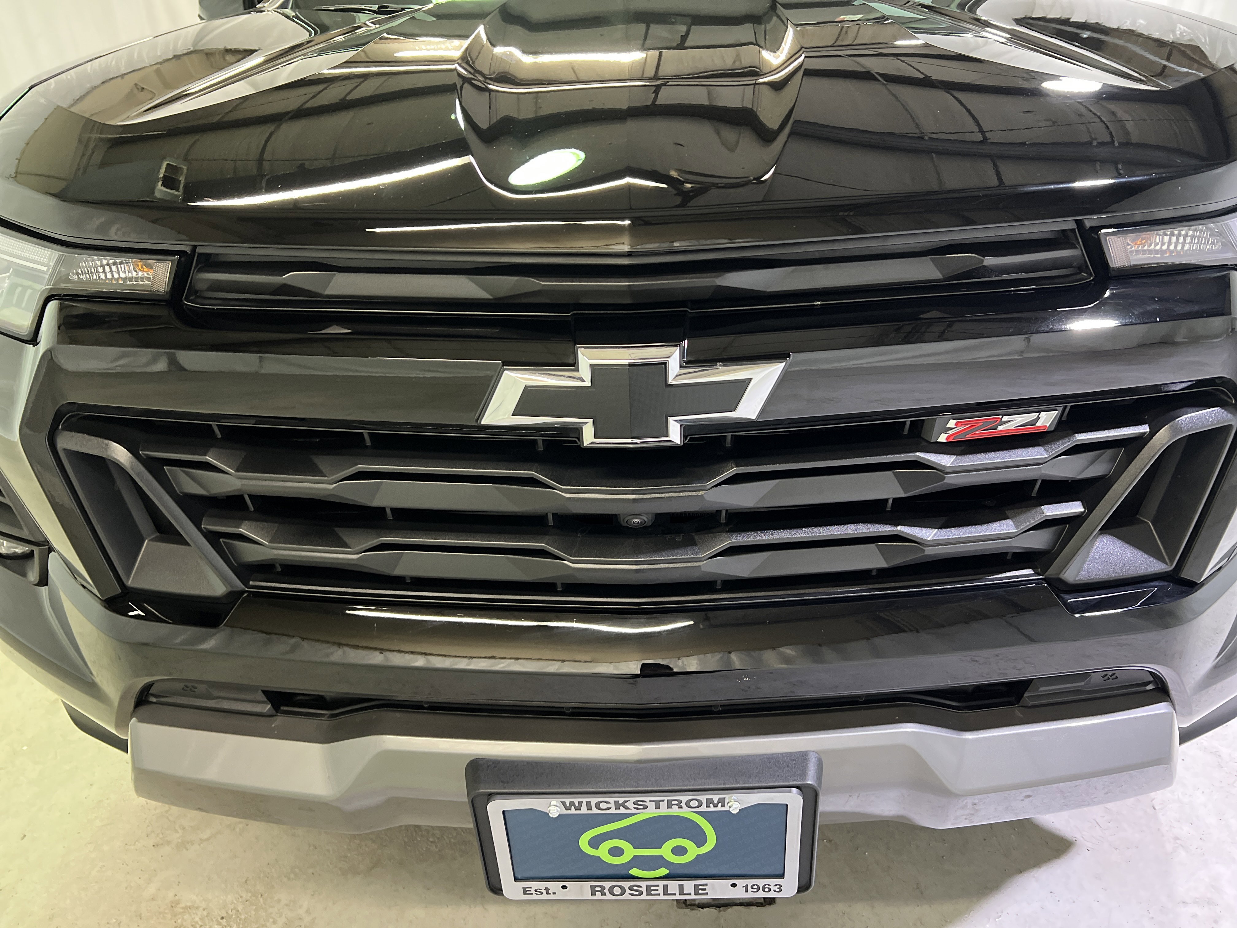 Used 2024 Chevrolet Colorado Z71 w/ Z71 Convenience Package 2 image 4
