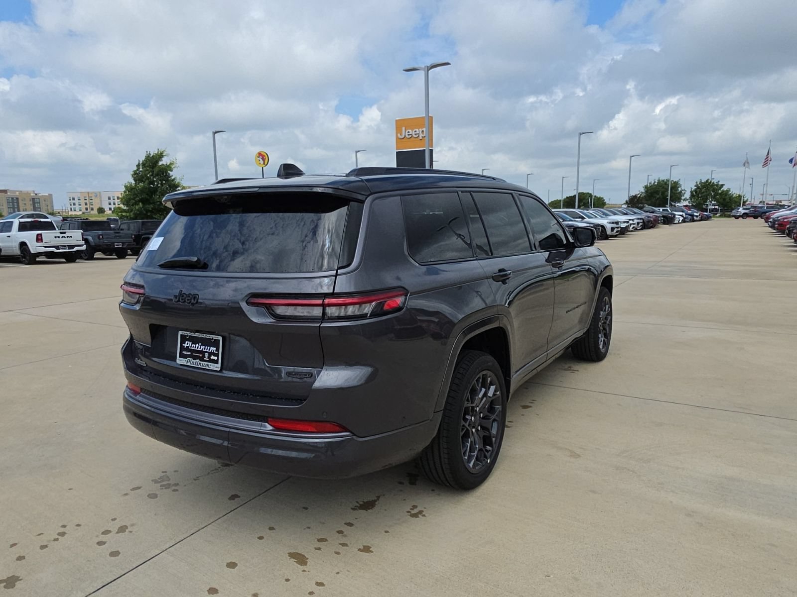 New 2026 Jeep Grand Cherokee L Summit w/ Obsidian Package AWD/4WD image 5