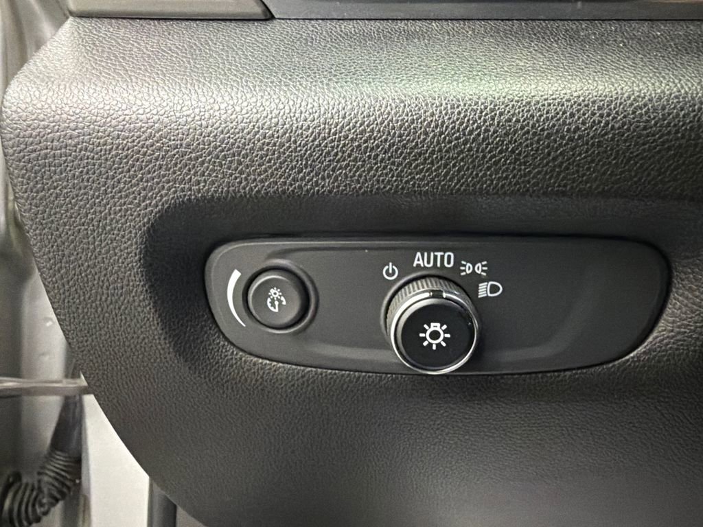 Used 2019 Chevrolet Traverse LS image 31