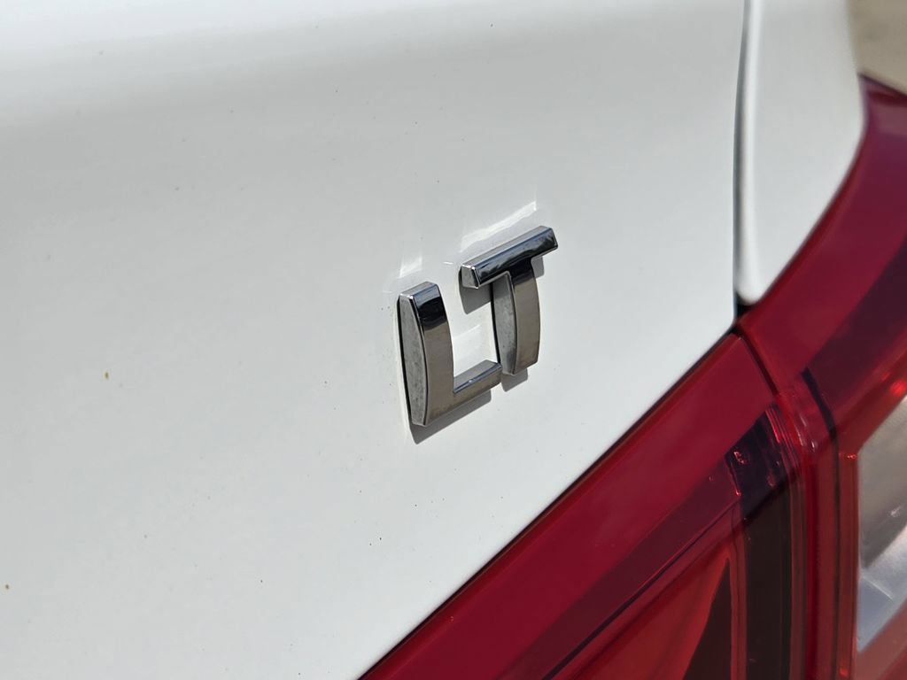 Used 2024 Chevrolet Malibu LT FWD image 16