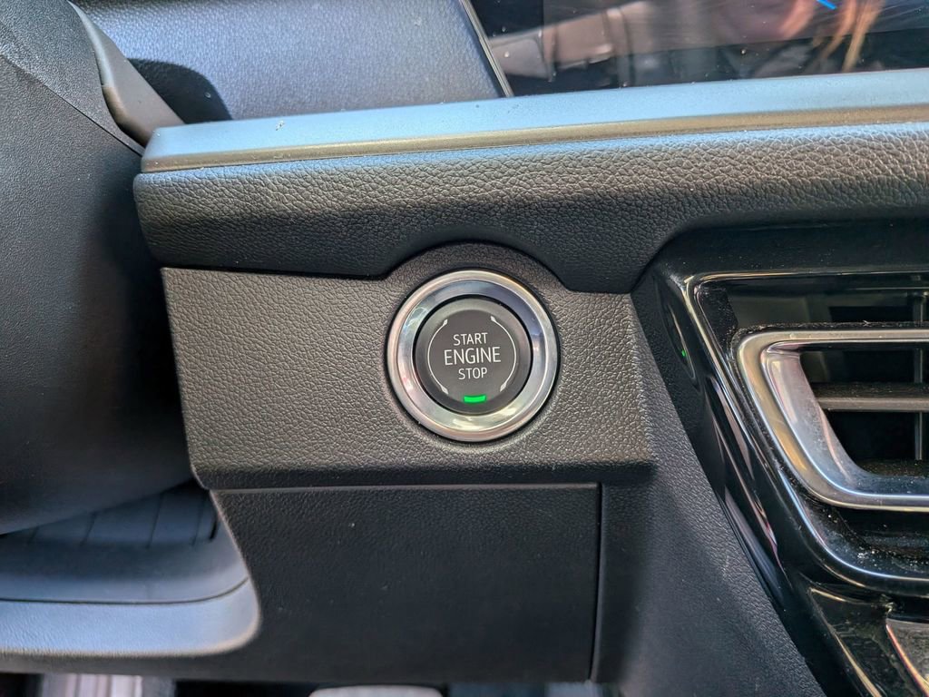 Certified 2025 Chevrolet Traverse LT image 23