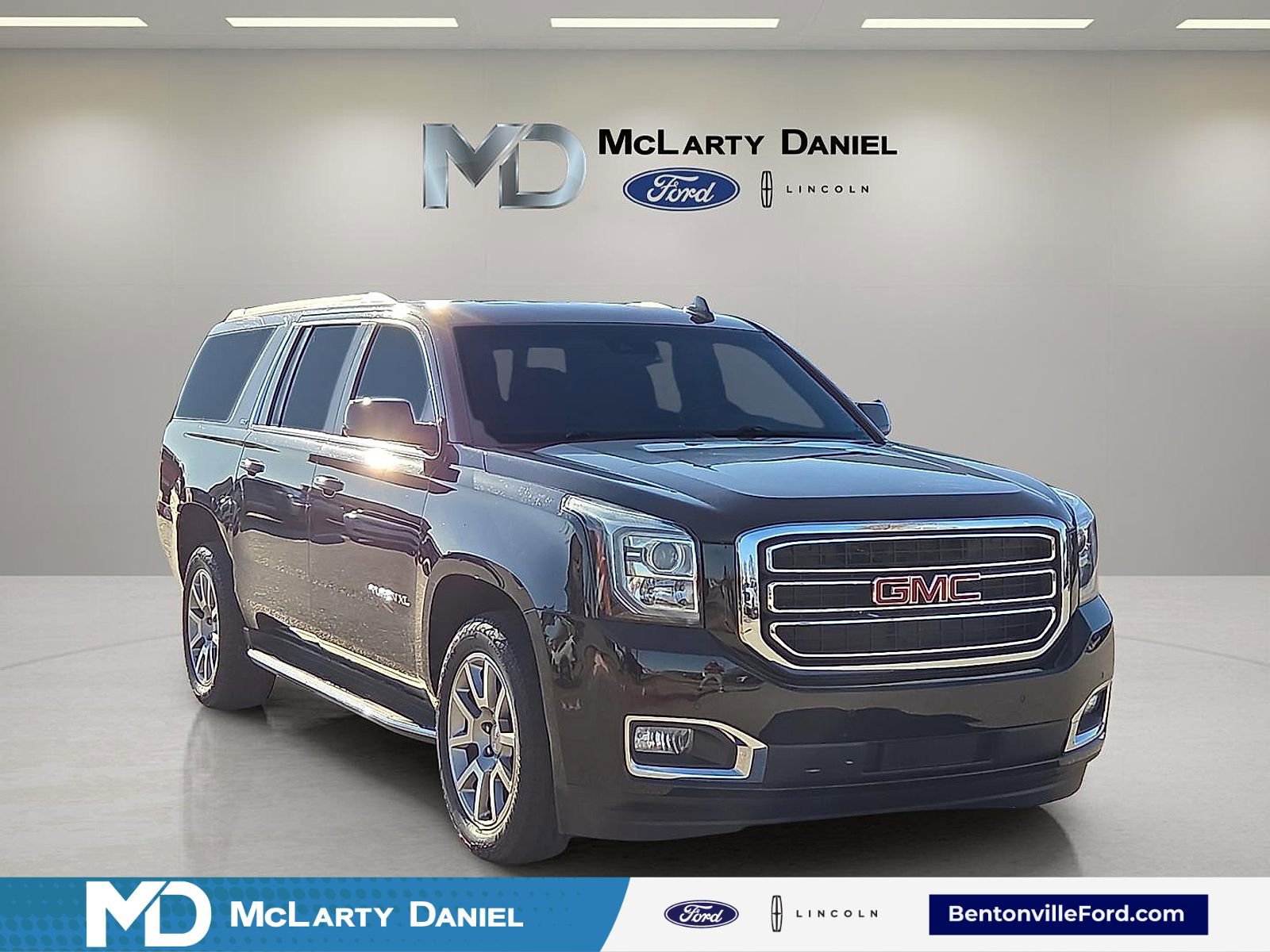 Used 2020 GMC Yukon XL SLT image 1