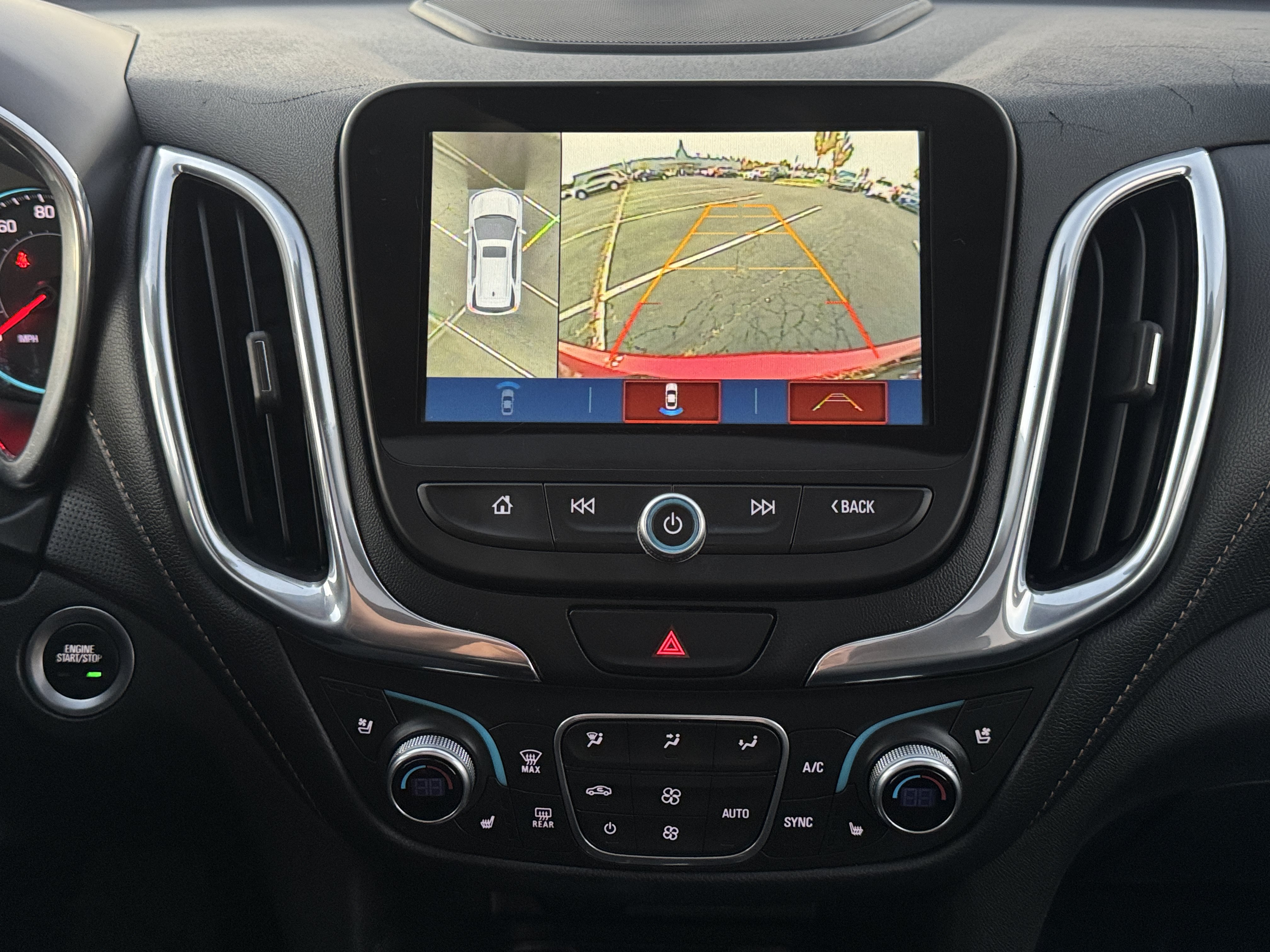Used 2018 Chevrolet Equinox Premier AWD/4WD image 25