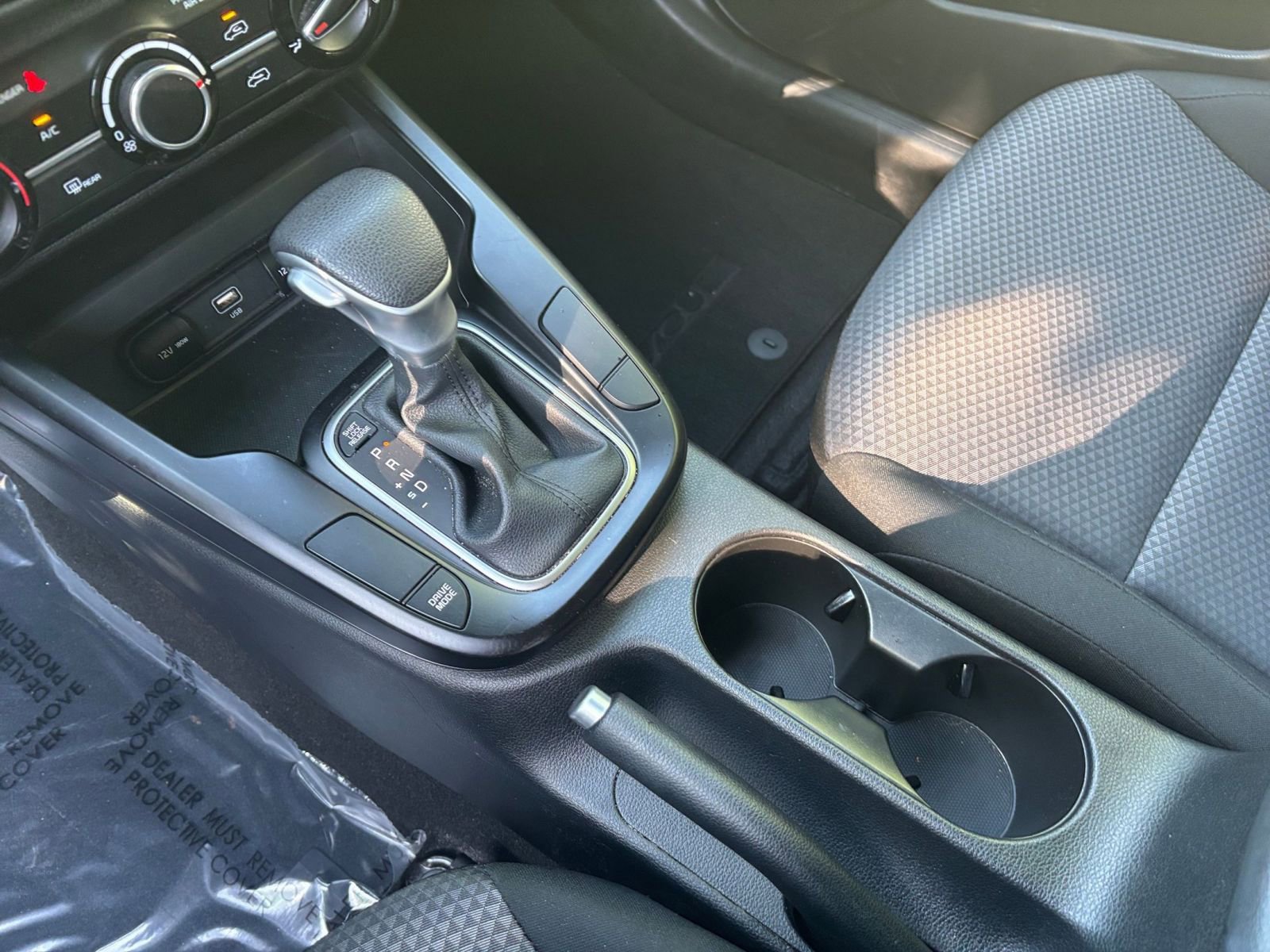 Used 2025 Kia Soul LX w/ LX Technology Package FWD image 36