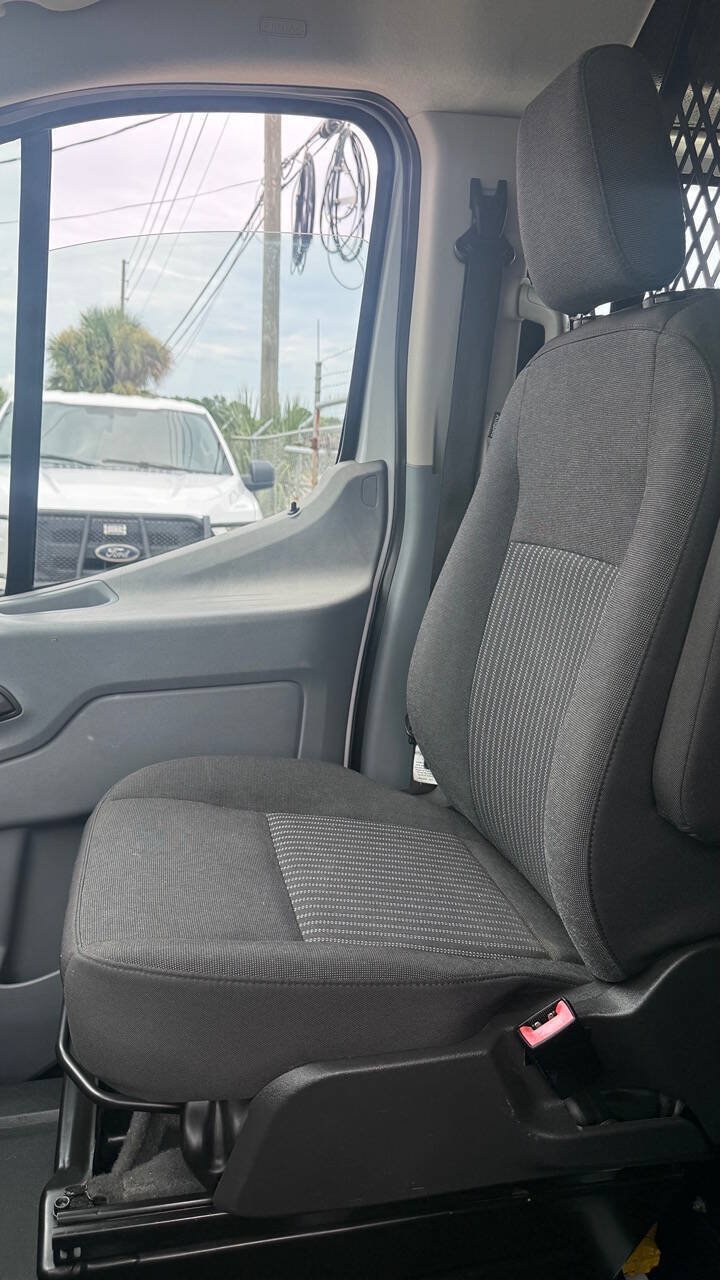 Used 2019 Ford Transit 250 130 Low Roof w/ Exterior Upgrade Package RWD image 18