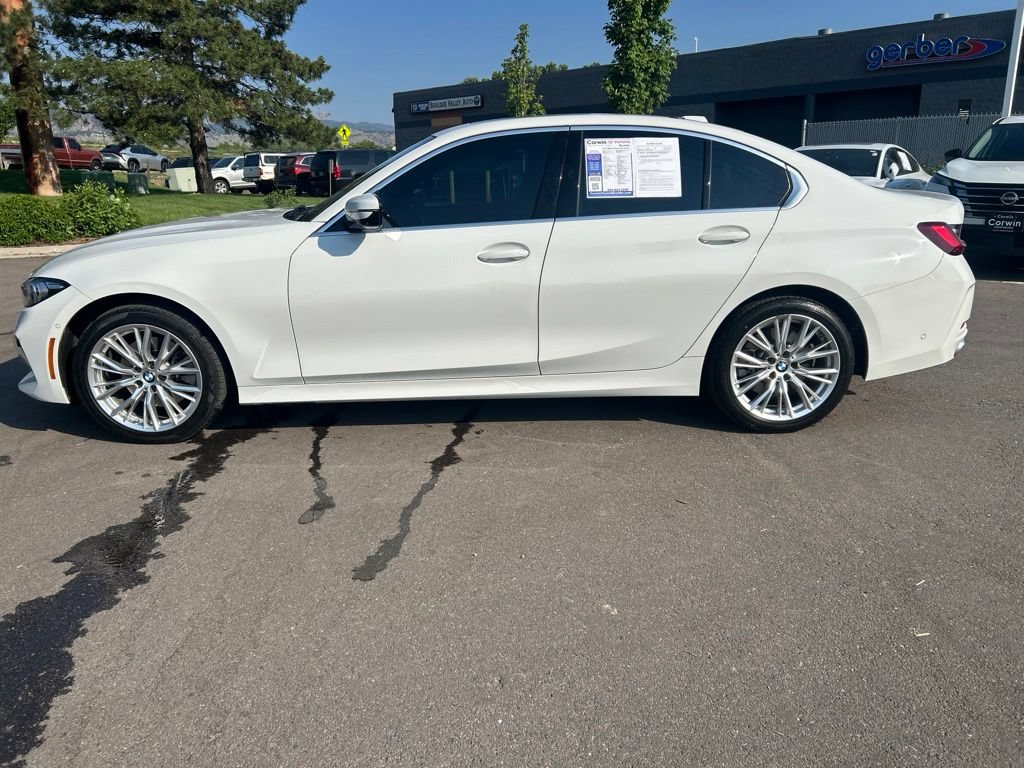 Used 2024 BMW 330i xDrive Sedan w/ Convenience Package AWD/4WD image 4