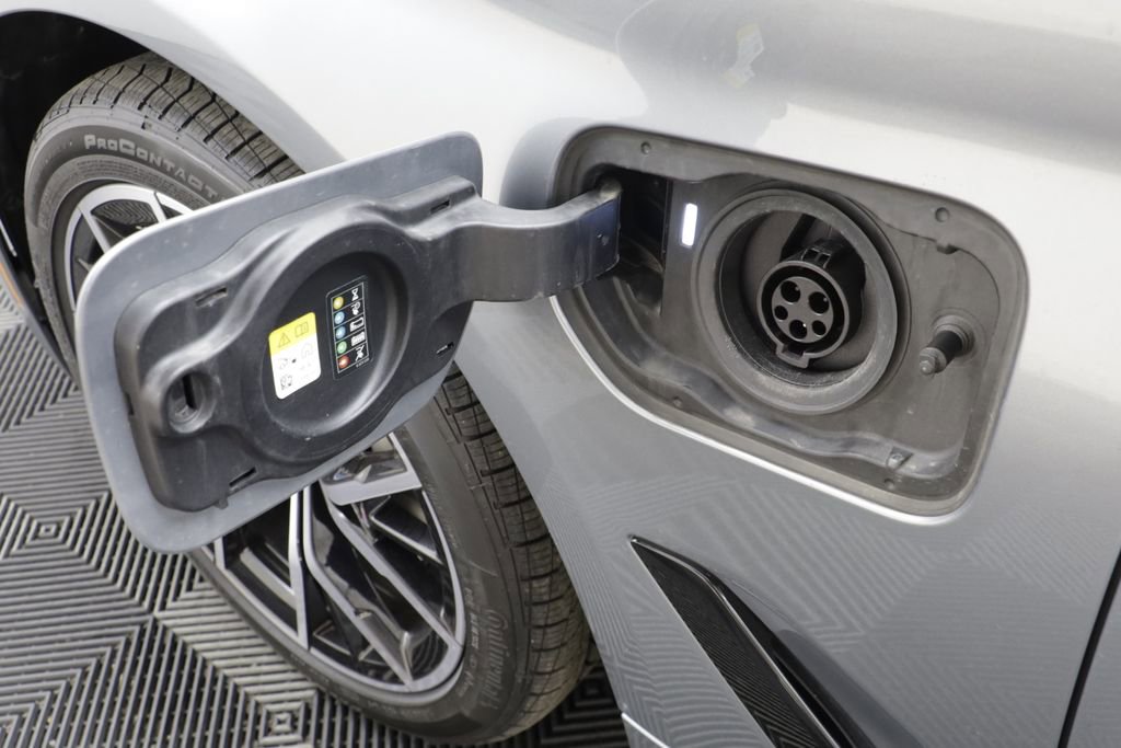 Certified 2023 BMW 530e xDrive w/ Executive Package image 17