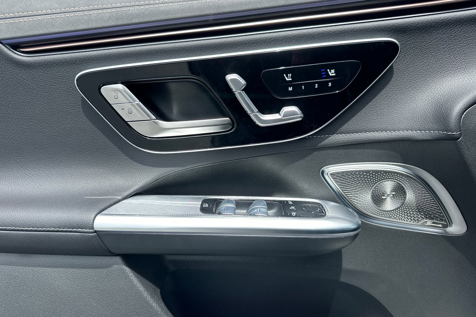 New 2025 Mercedes-Benz EQE 350+ 4MATIC SUV image 12