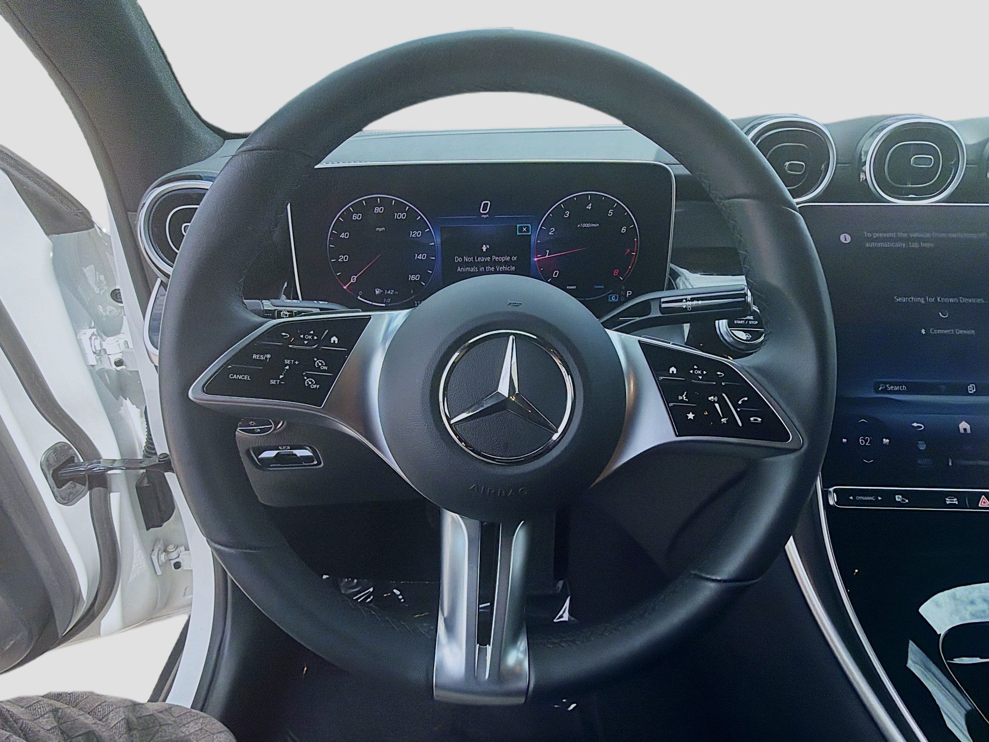 Used 2024 Mercedes-Benz GLC 300 4MATIC image 7