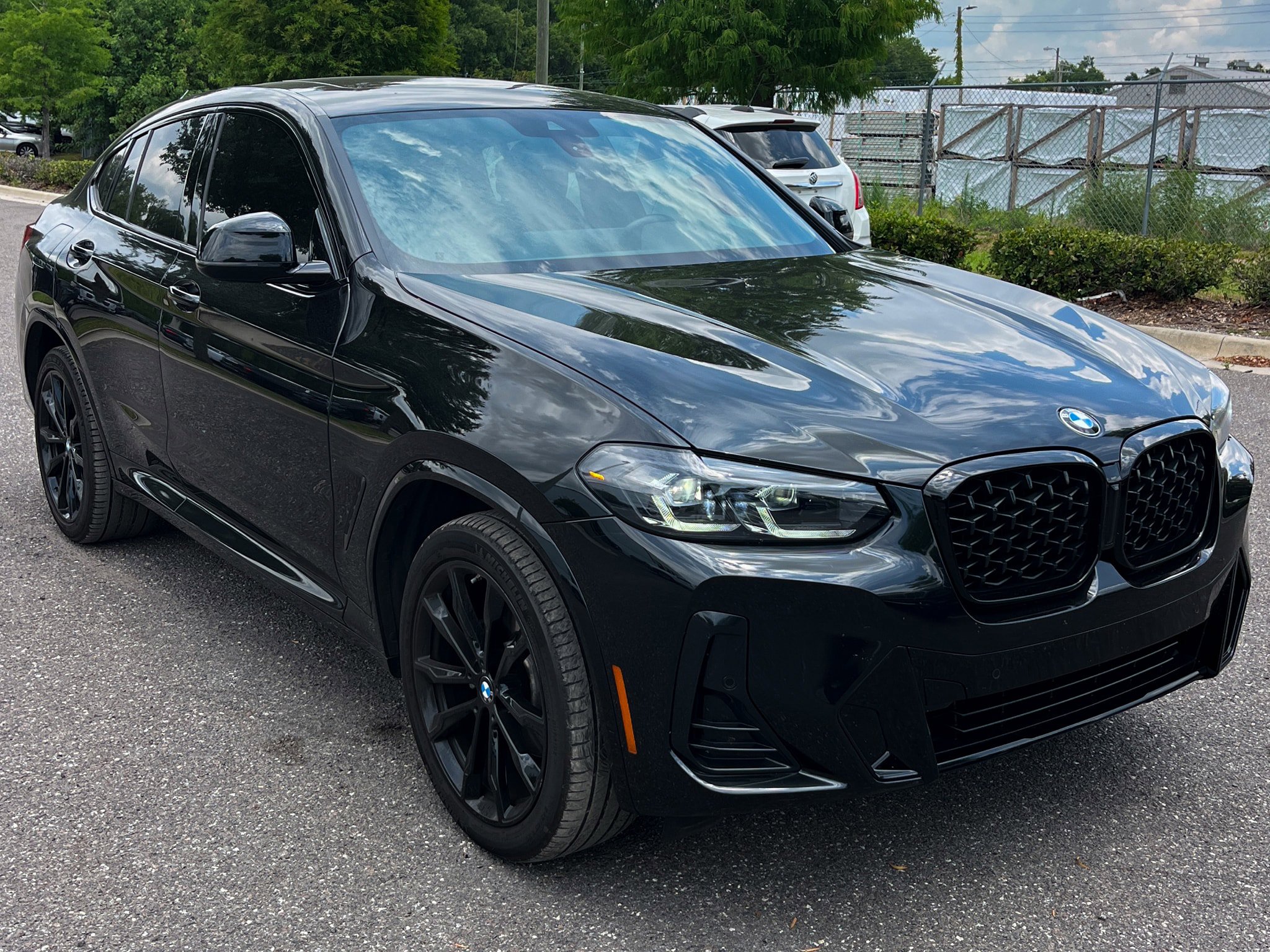 Used 2024 BMW X4 xDrive30i w/ M Sport Package AWD/4WD image 8