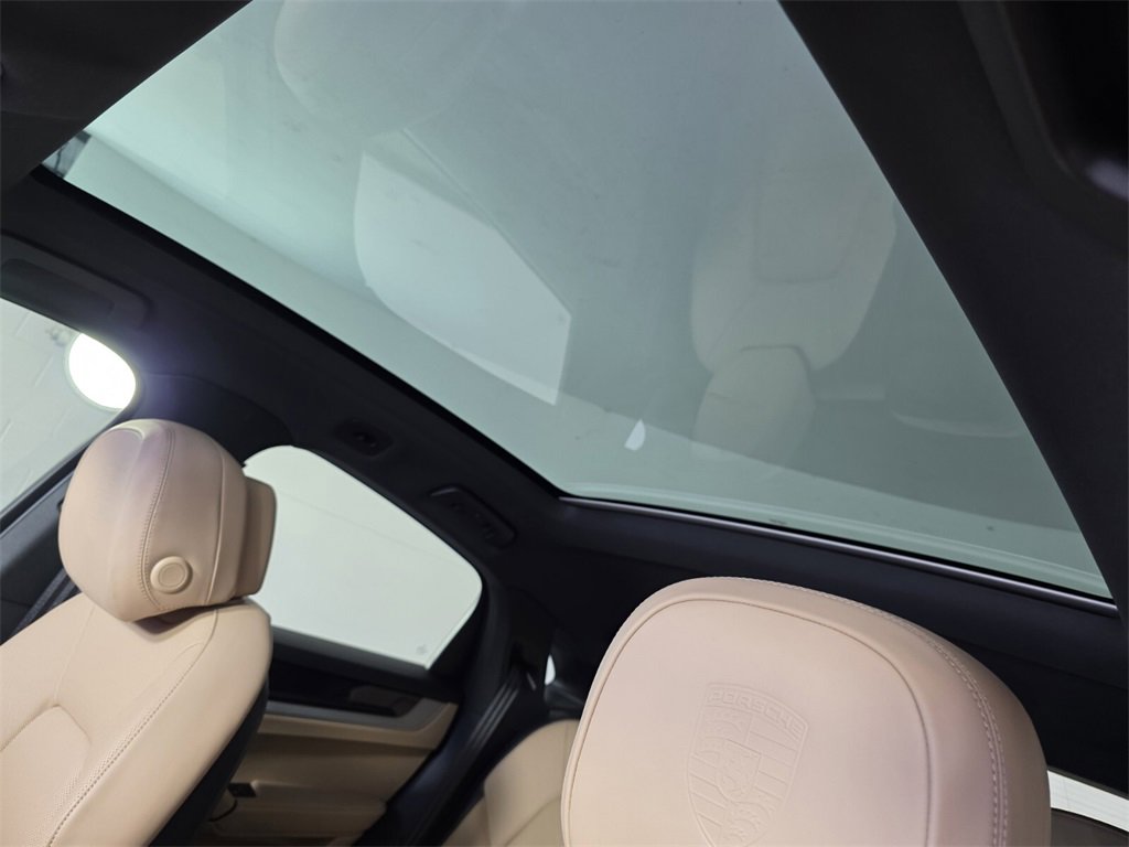 Used 2024 Porsche Cayenne S image 12