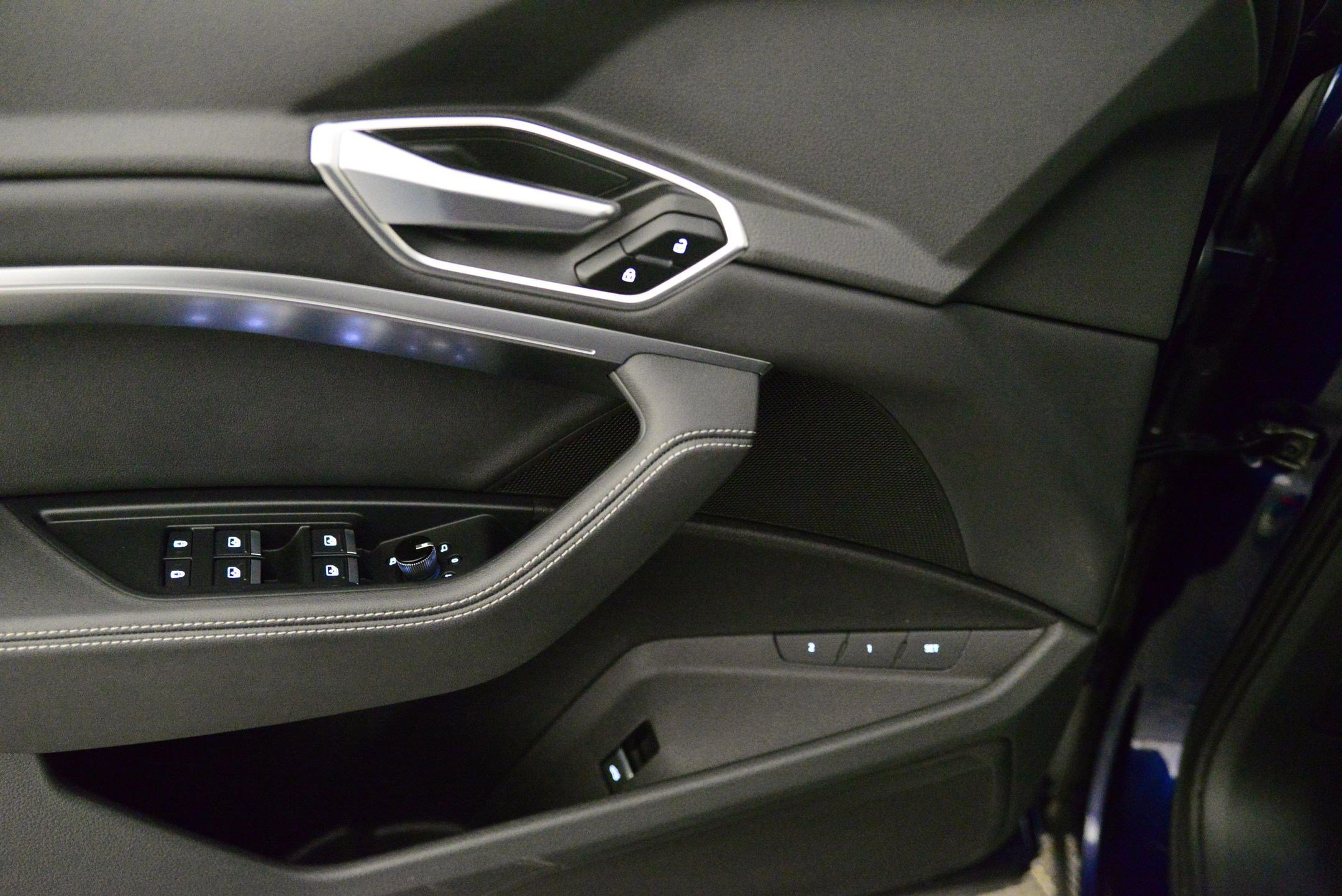 Certified 2021 Audi e-tron Premium image 27