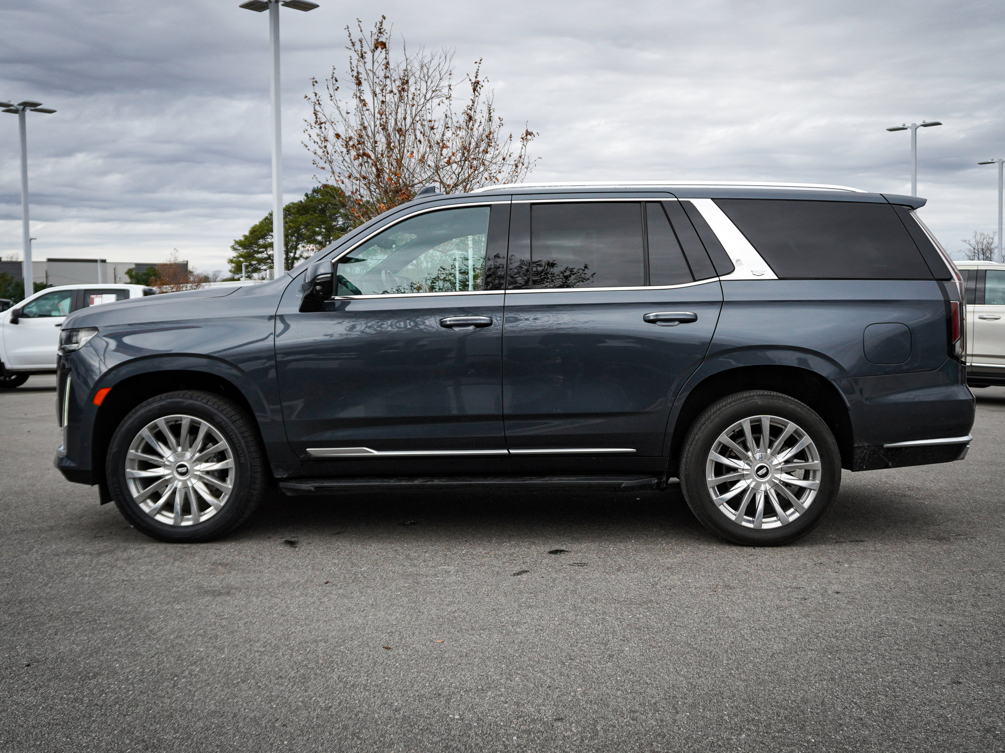 Used 2021 Cadillac Escalade Premium Luxury w/ Driver Assist Tech Package image 7