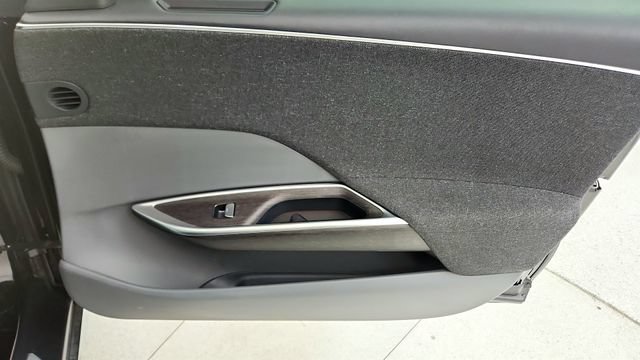 Used 2025 Lucid Air Pure RWD image 38