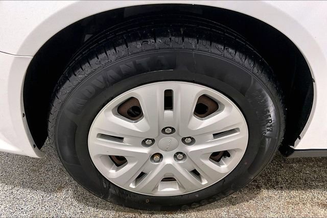 Used 2017 Dodge Grand Caravan SE w/ UConnect Hands-Free Group image 36