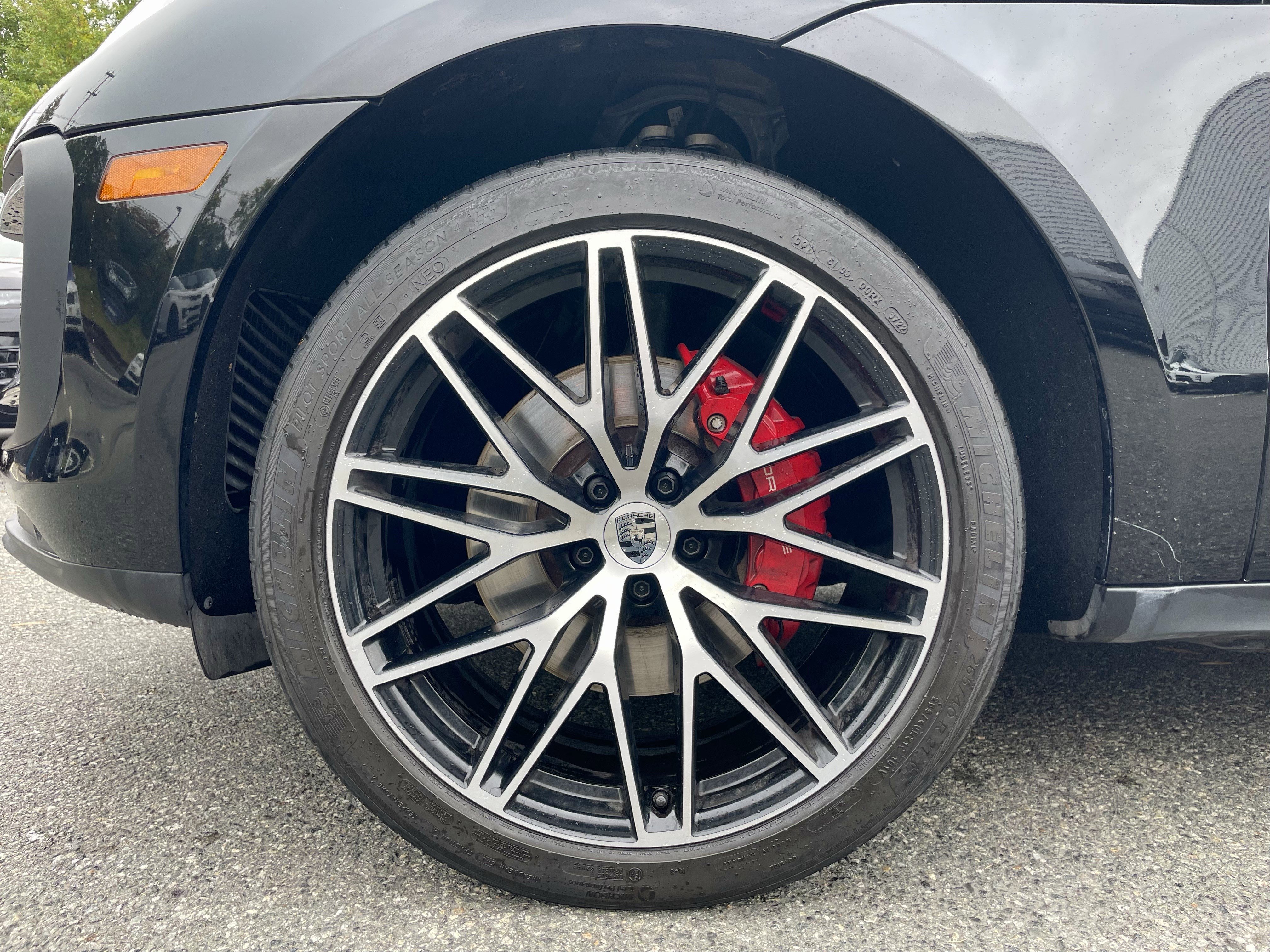 Used 2023 Porsche Macan S w/ Premium Package Plus image 9