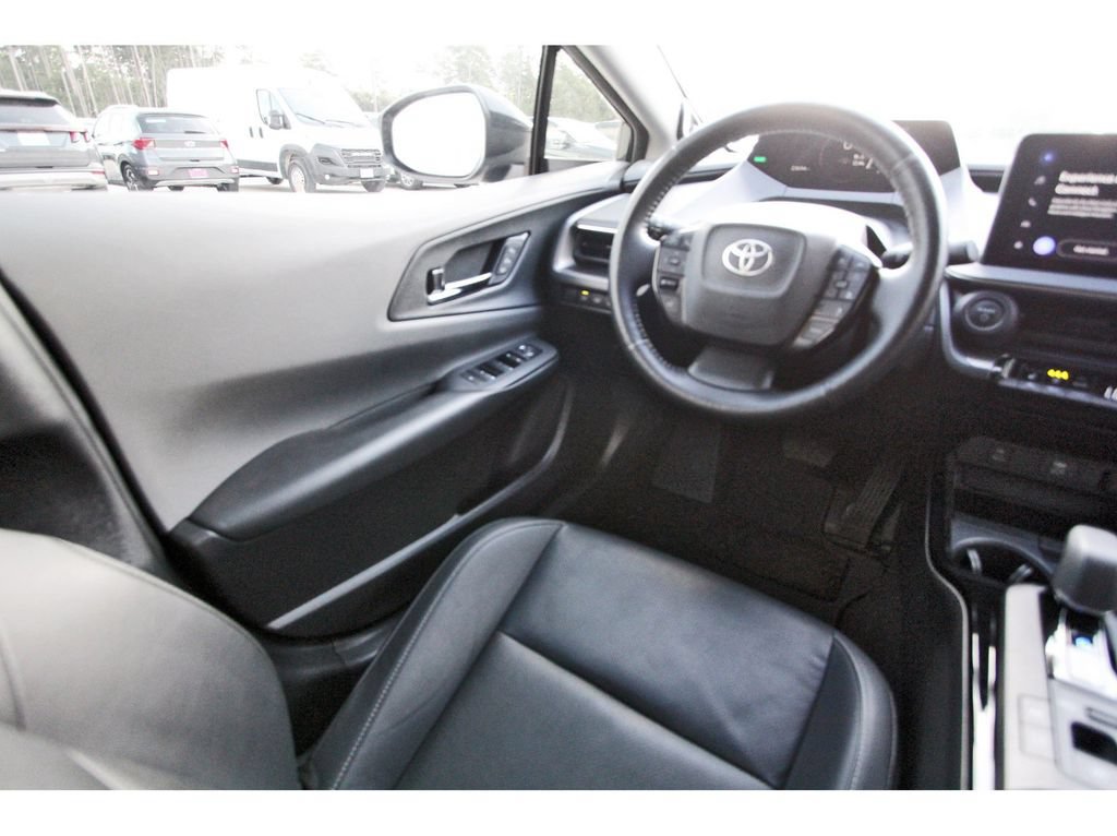 Used 2023 Toyota Prius FWD image 11