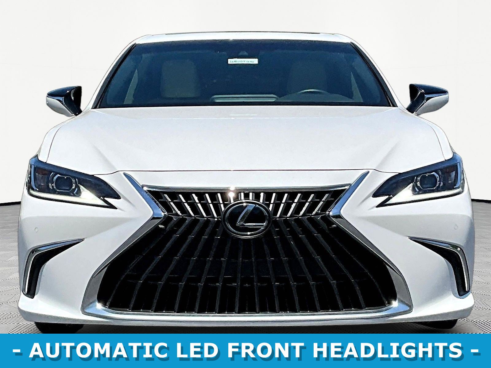 Used 2024 Lexus ES 300h w/ Premium Package FWD image 2