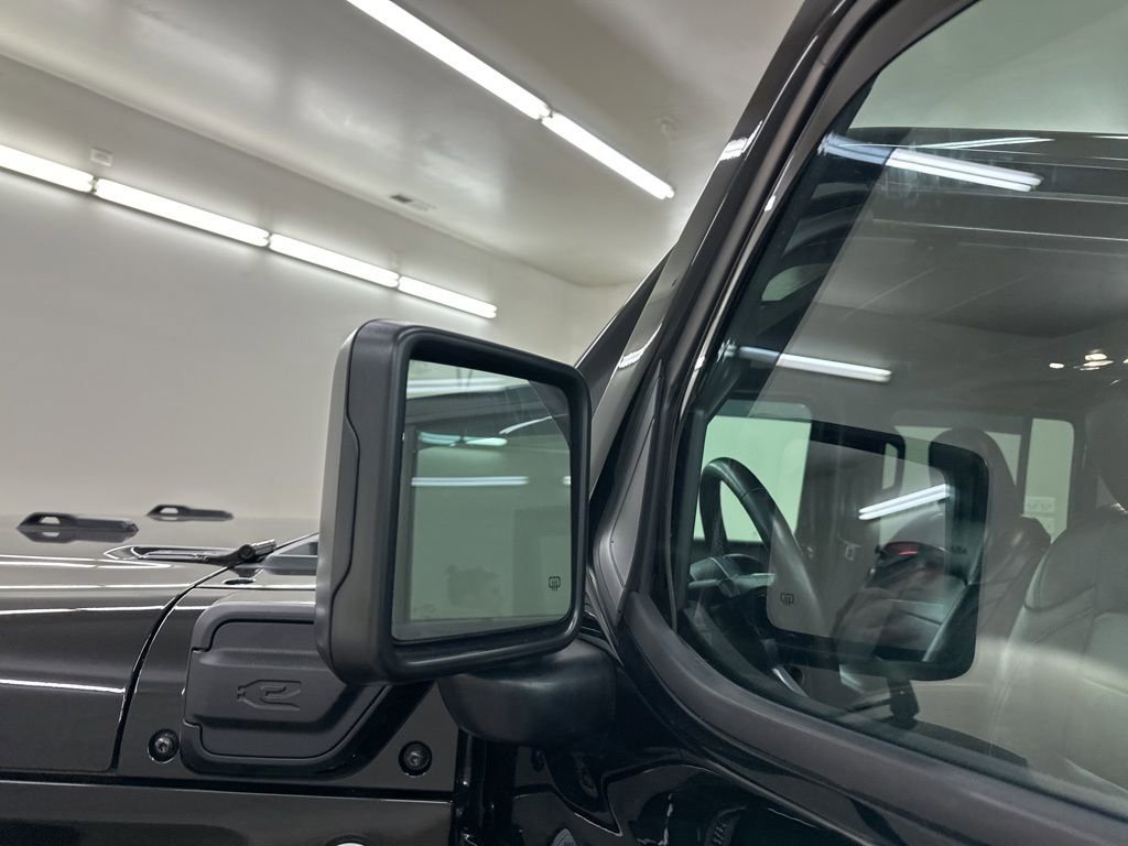 Used 2023 Jeep Wrangler Unlimited Sahara w/ Cold Weather Group image 17