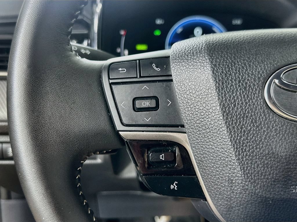 Used 2025 Toyota Camry SE w/ Multimedia Upgrade Package FWD image 22